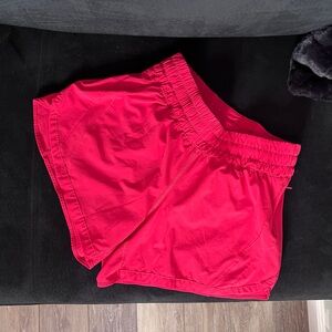 Lululemon Tracker Mid Rise Short 5”